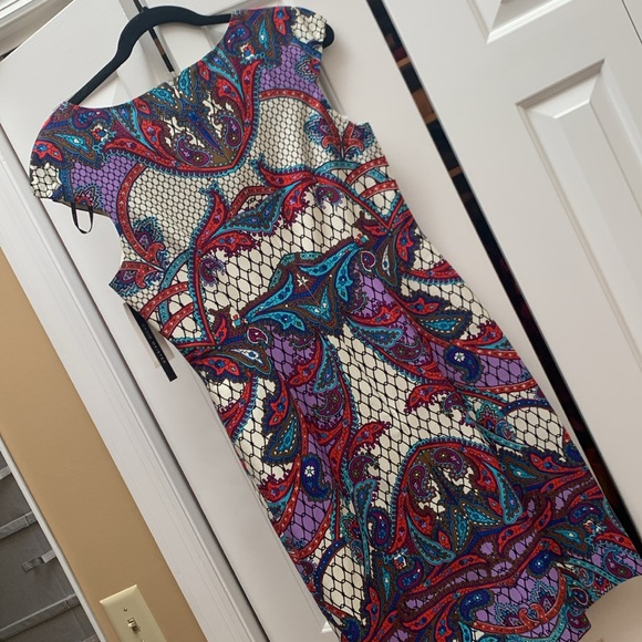 David Meister cap sleeve dress. Beautiful pattern. NWT. Lined back zip. Size 8 - Picture 7 of 7